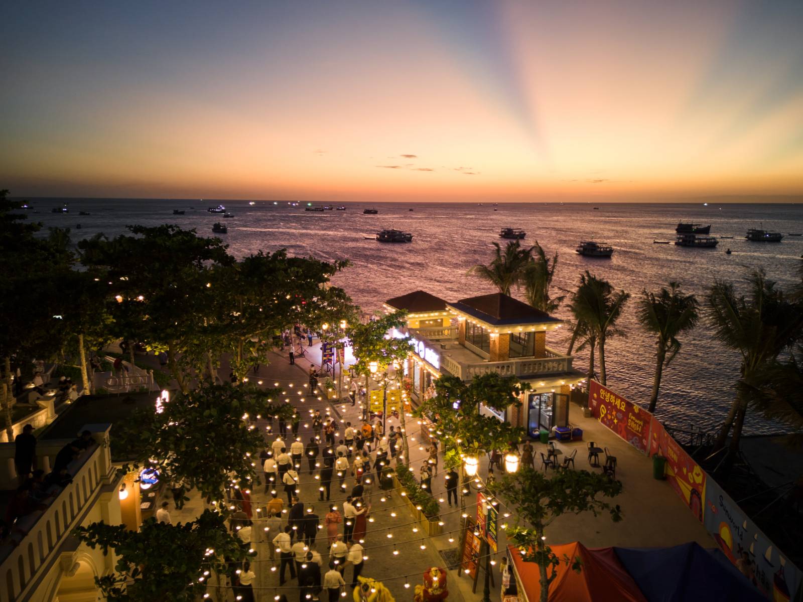 Discover Sunset Town Night Markets – A Seaside Paradise of Cuisine & Shopping