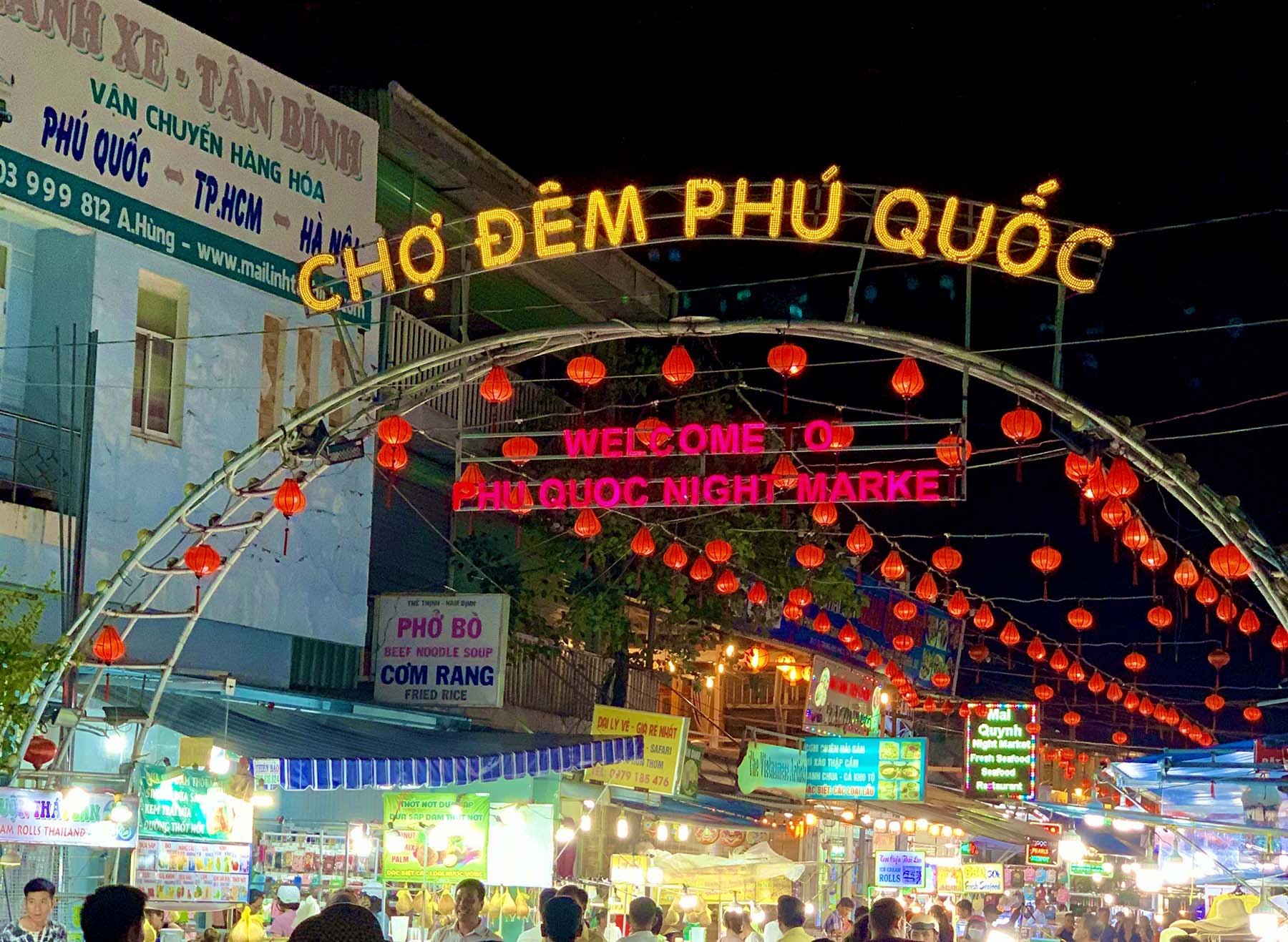 Ăn gì, mua gì khi đi chợ đêm Phú Quốc?