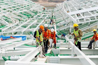 Hơn 7.600 người chạy đua với thời gian trên đại công trường sân bay Phú Quốc trước thềm APEC 2027