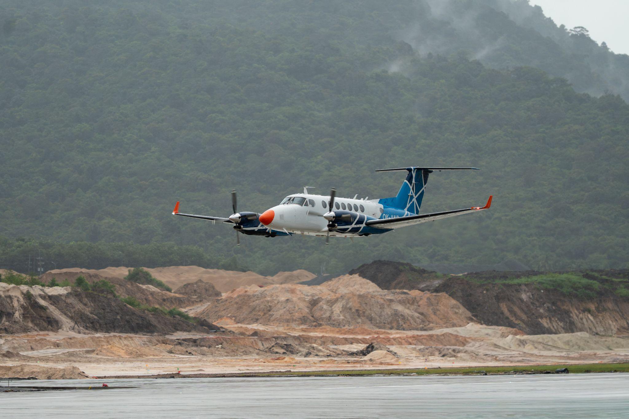 Kỳ tích 8 tháng ở sân bay Phú Quốc và bí mật chiến thuật lúc 2h sáng của gã chỉ huy Thuận "đen"