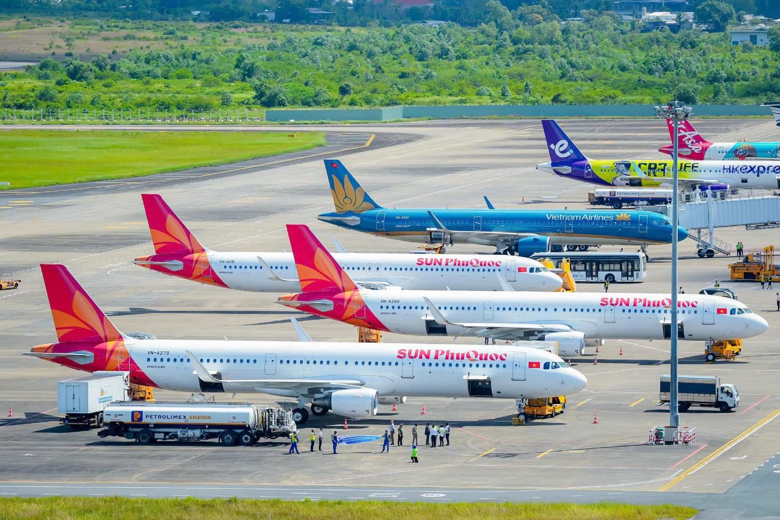 Cục Hàng không Việt Nam trao Giấy chứng nhận phê chuẩn Tổ chức Bảo dưỡng cho Sun PhuQuoc Airways