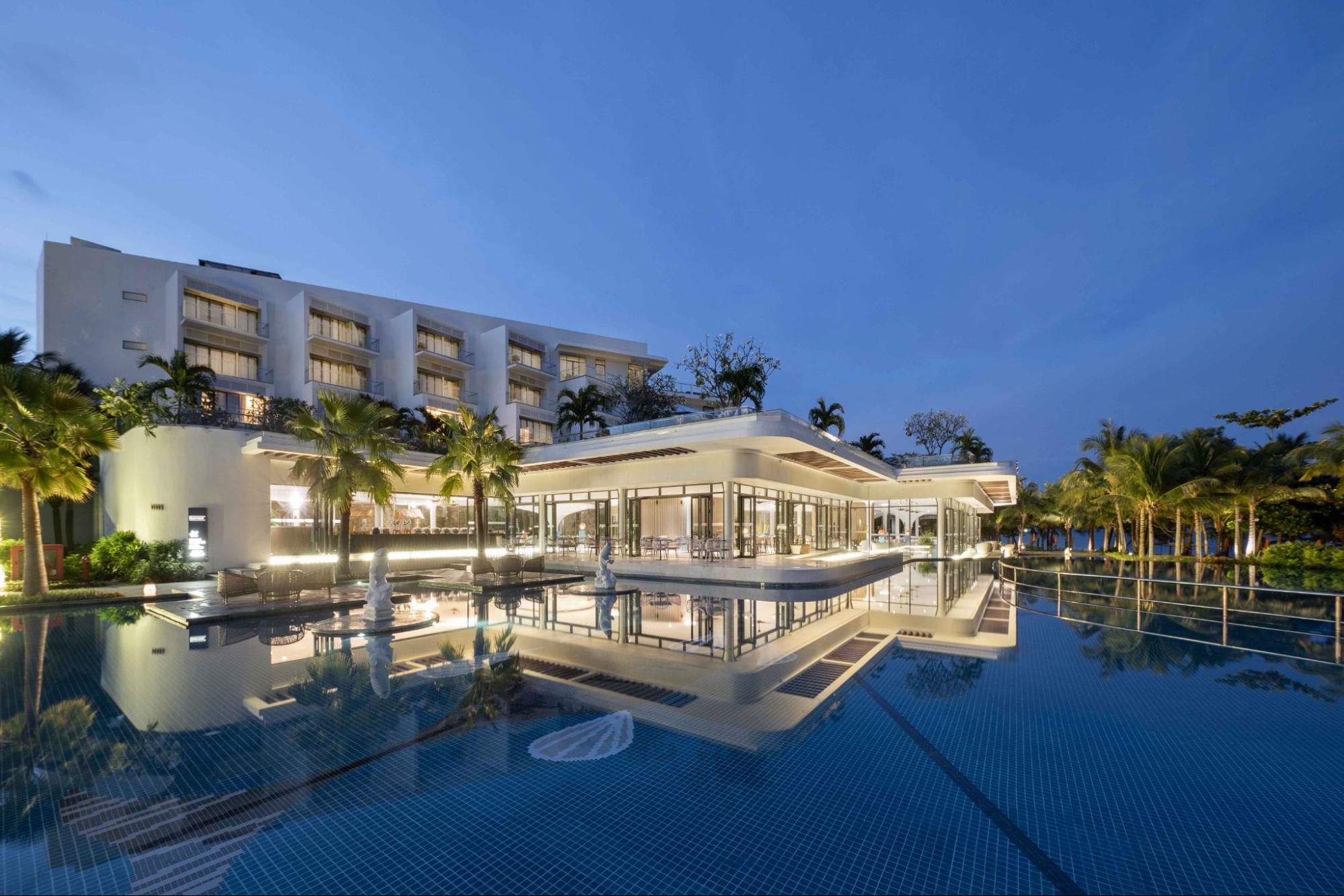Infinity pool where guests can immerse themselves with the endless sea views.
