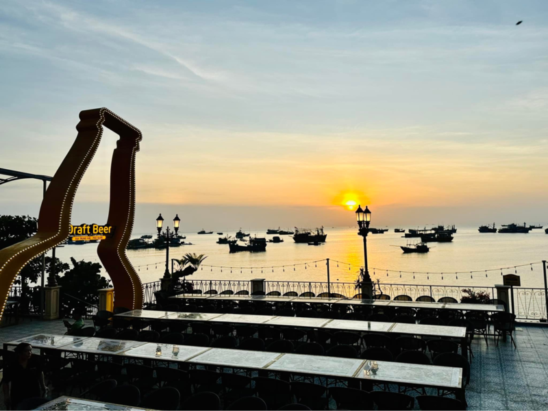 Draft Beer offers the perfect spot to watch the sunset by the sea.png